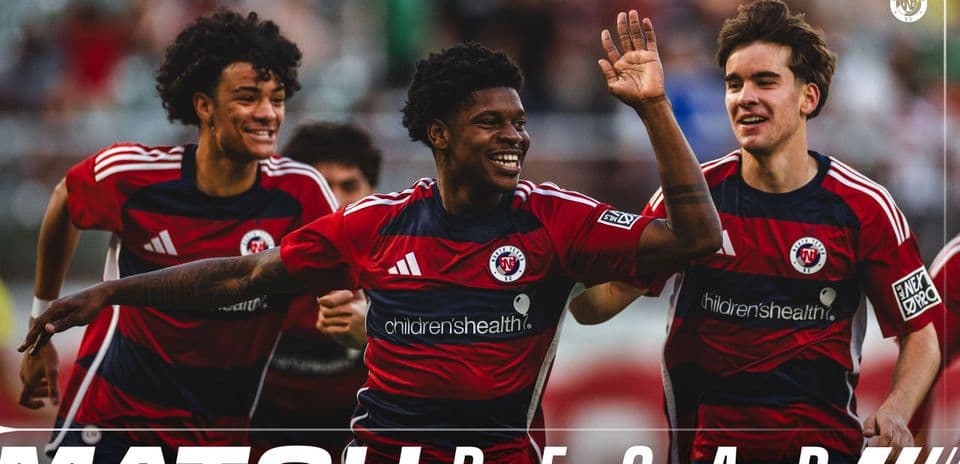 Jugadores de North Texas celebrando un gol