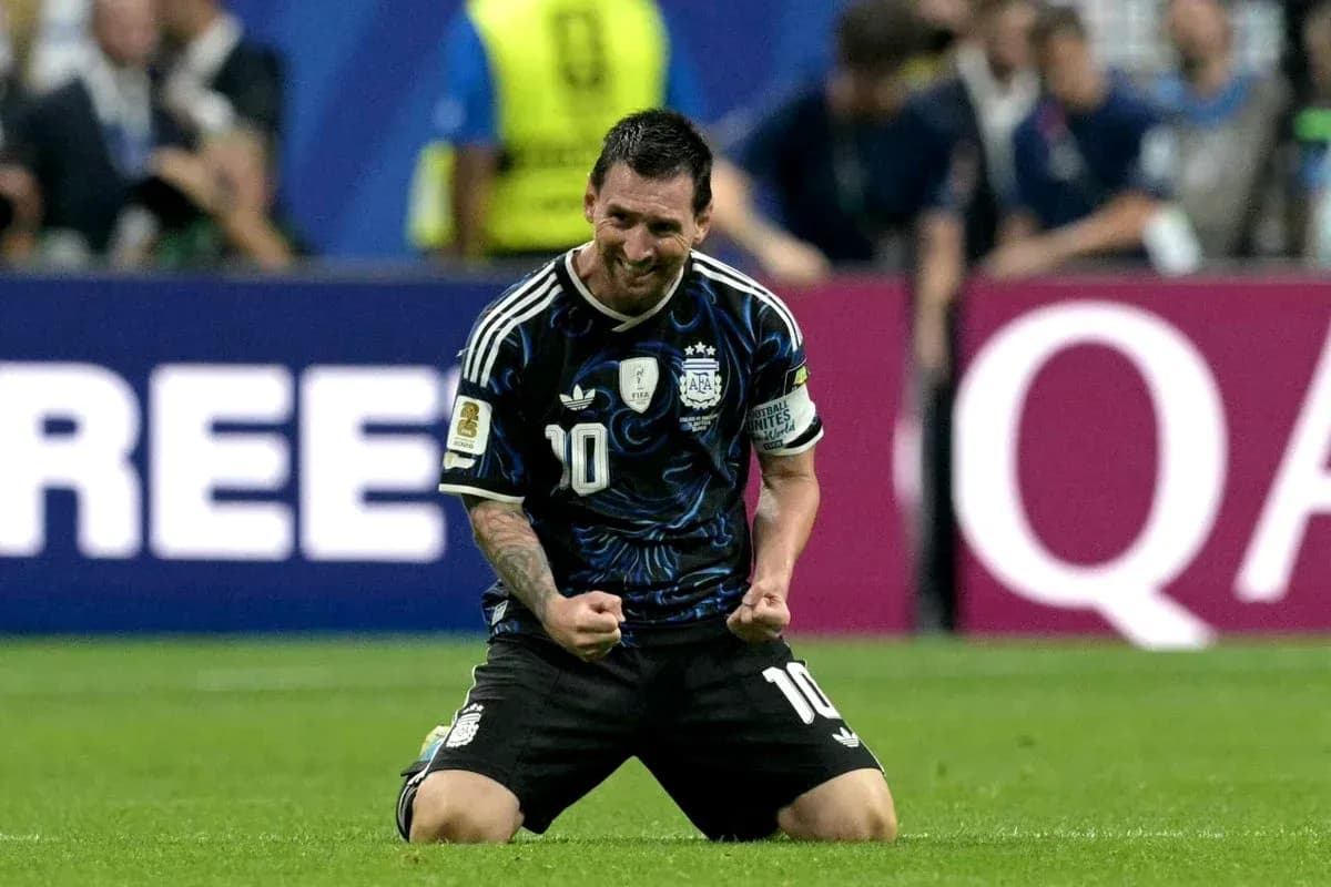 Jugador argentino celebrando en el campo de juego