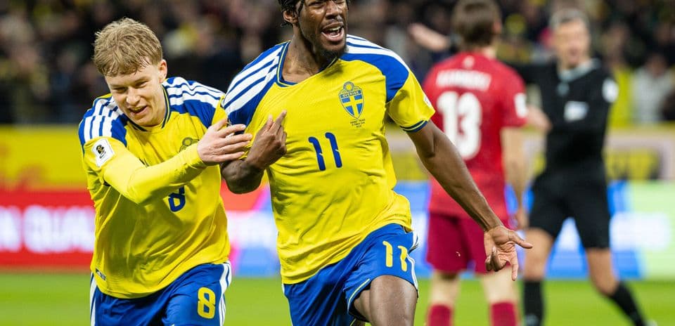 Jugadores de Suecia celebrando un gol