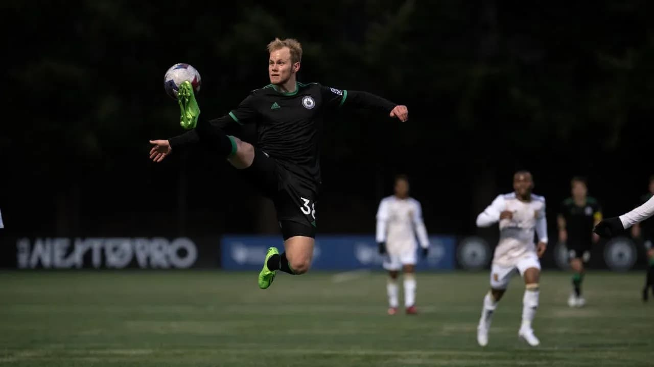 Jugador del Tacoma Defiance en acción