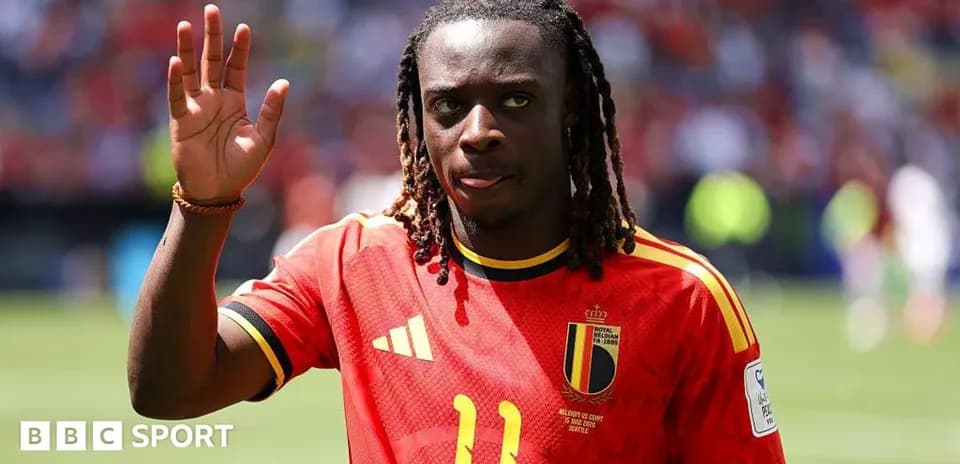 Jugador belga saludando durante un partido