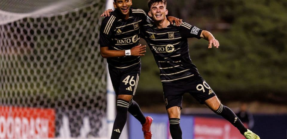 Jugadores celebrando un gol de Los Angeles FC II