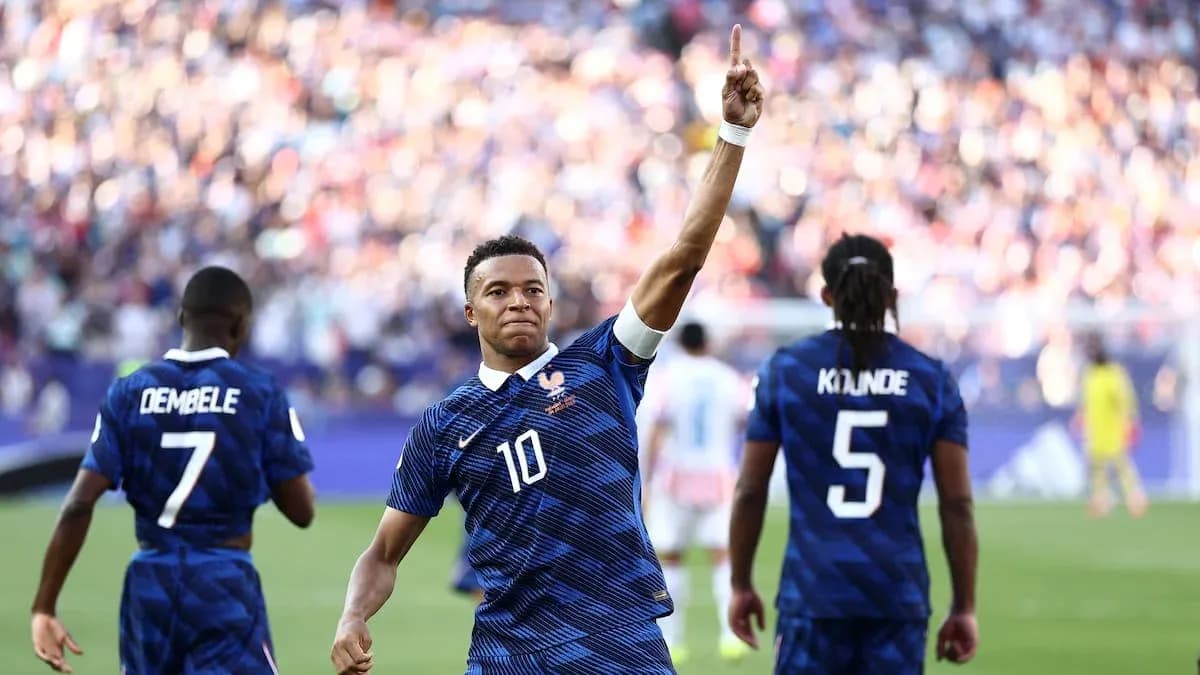 Kylian Mbappé celebrando un gol durante el partido