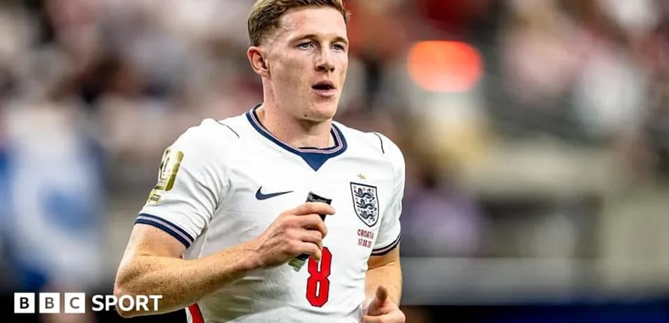 Jugador de Inglaterra corriendo durante un partido