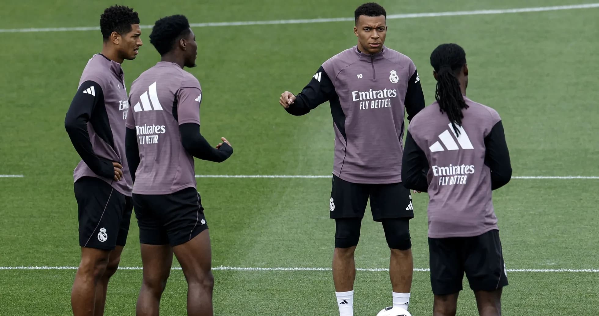 Jugadores del Real Madrid en sesión de entrenamiento
