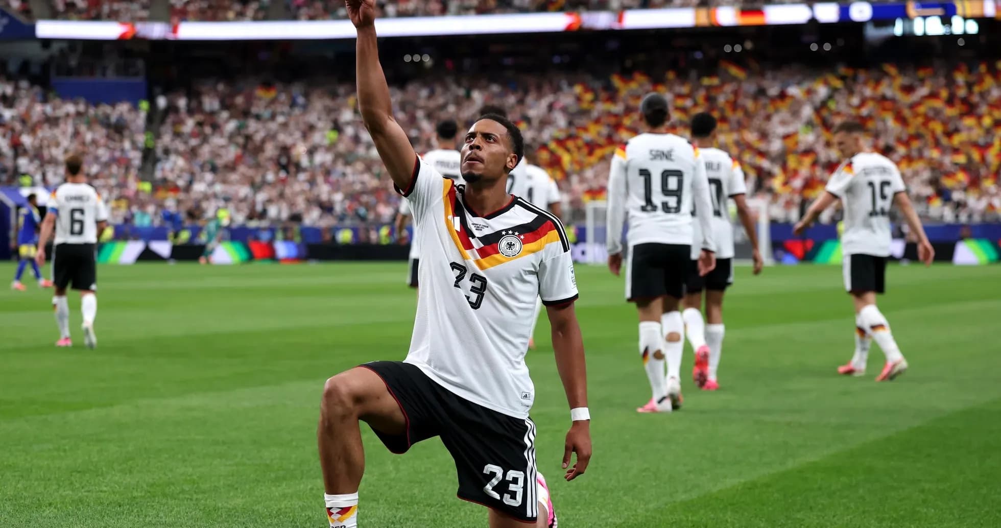 Jugador de Alemania celebra en el campo