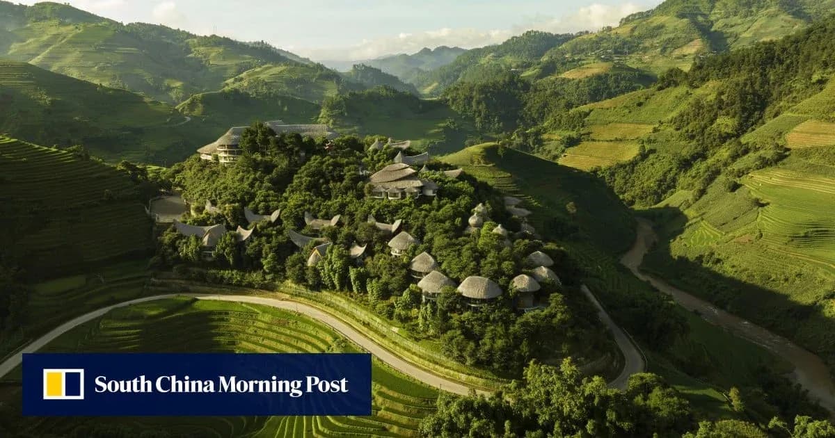 Vista aérea de un paisaje montañoso con casas