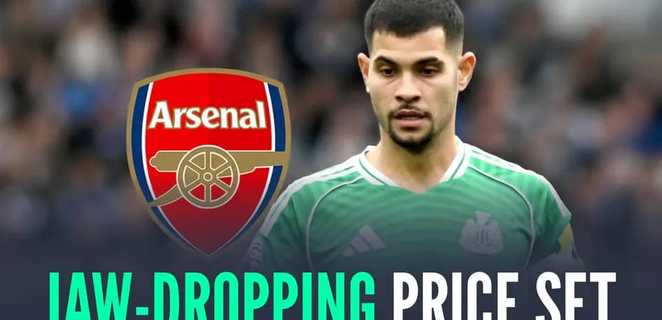 Jugador de Newcastle con uniforme verde frente al logo de Arsenal