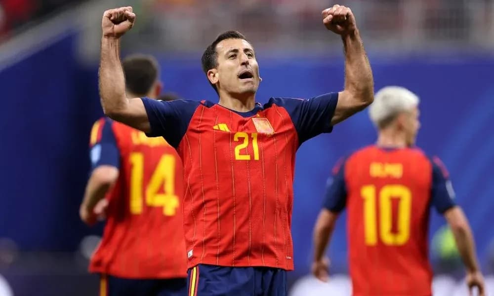 Jugador español celebrando un gol en el partido
