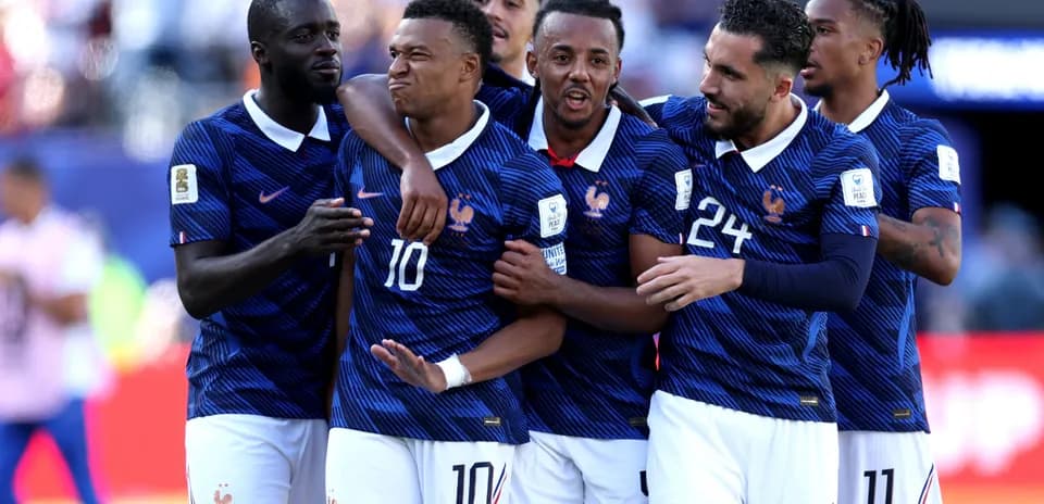 Jugadores de Francia celebrando un gol