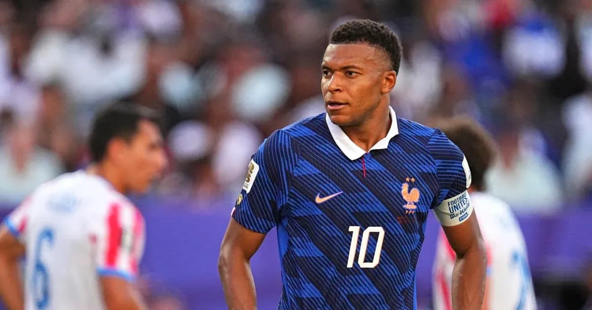 Kylian Mbappé en partido con la selección de Francia