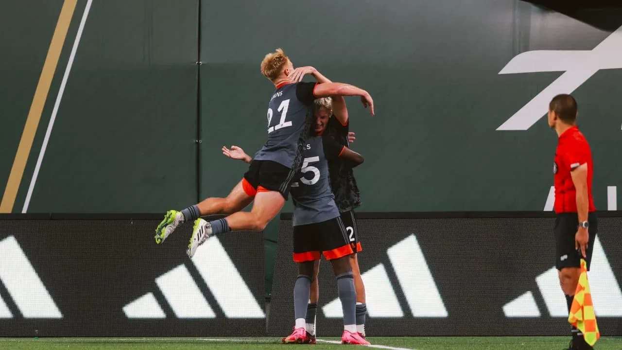 Celebración de jugadores del Portland Timbers II