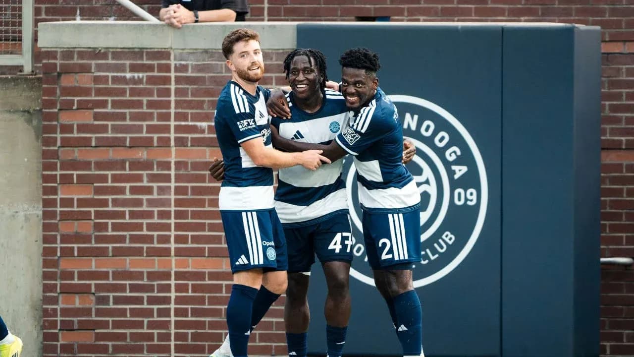 Jugadores de Chattanooga celebrando un gol
