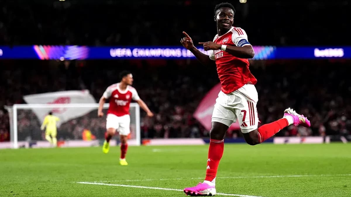 Jugador de Arsenal celebrando un gol en la Champions