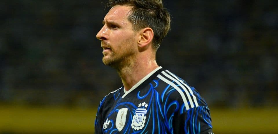 Jugador argentino en uniforme durante un partido