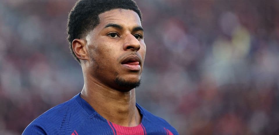 Jugador del FC Barcelona en el campo durante partido