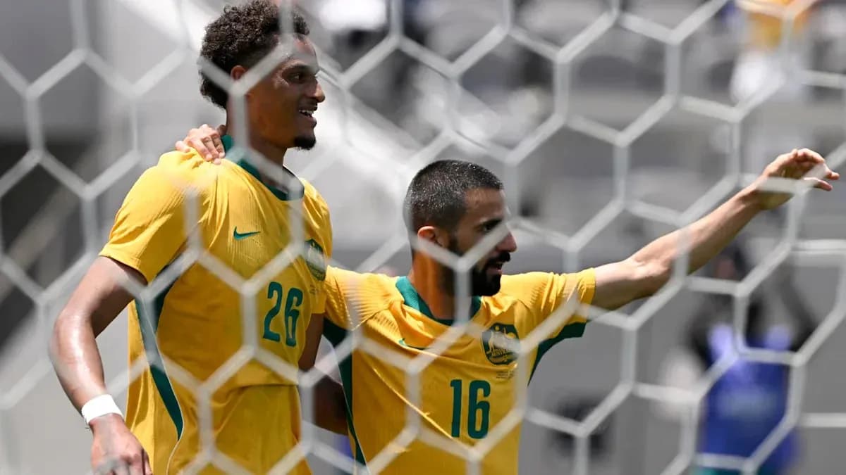 Jugadores de Australia celebrando en la cancha