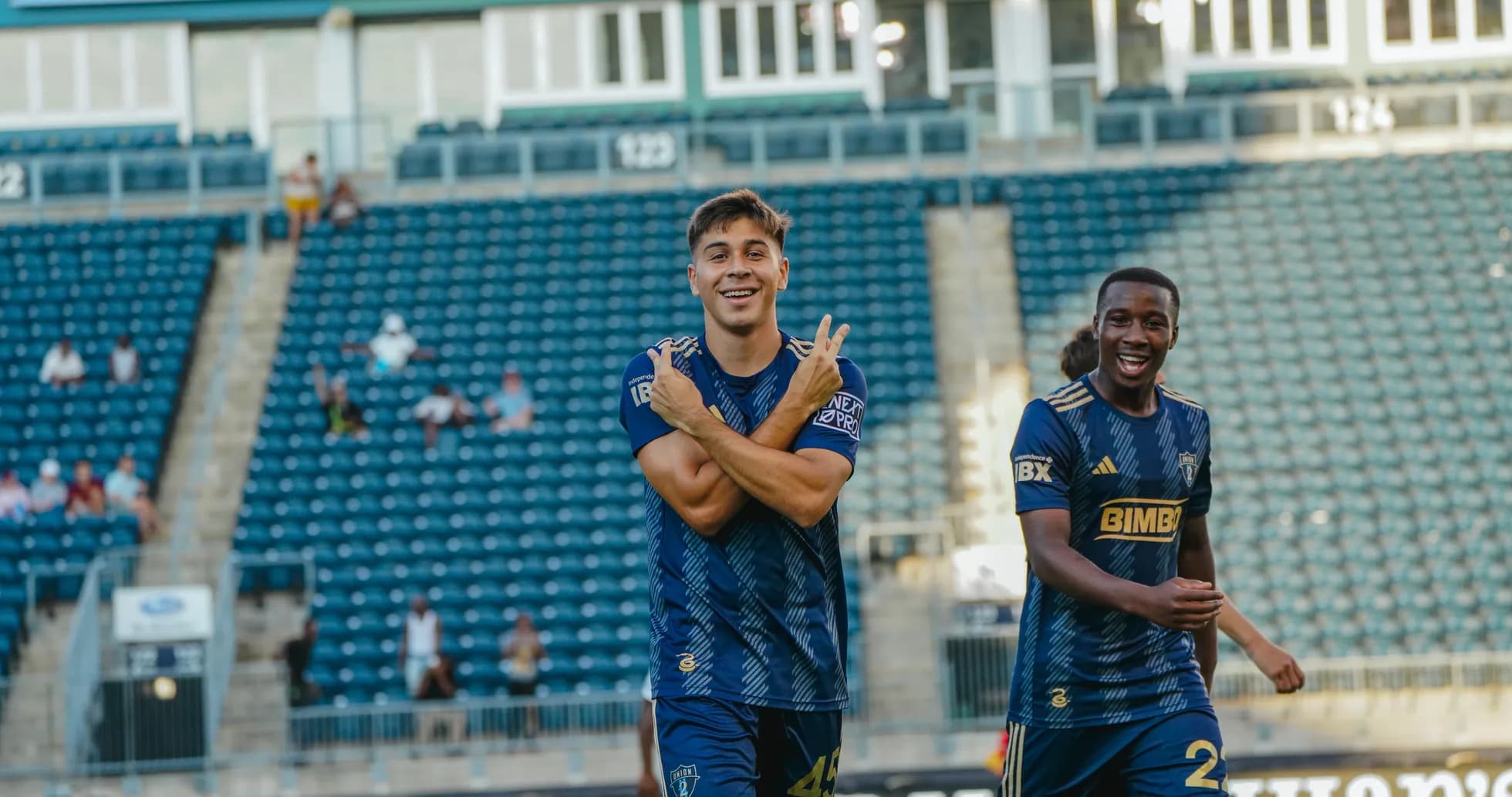 Jugadores de Philadelphia Union II celebrando un gol