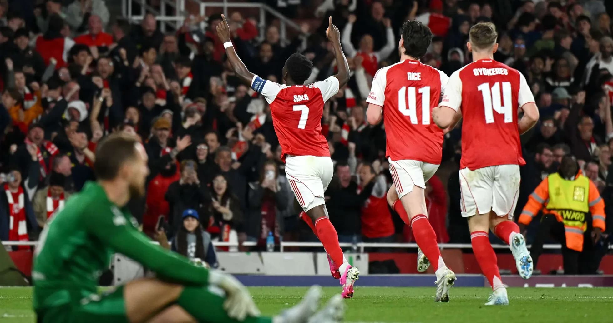 Celebración de un gol de Bukayo Saka