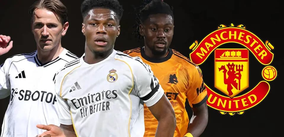 Jugadores de fútbol frente al logo de Manchester United