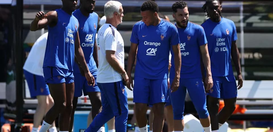 Jugadores de Francia en sesión de entrenamiento