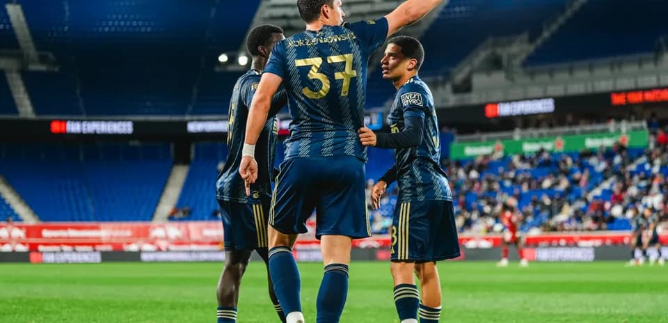 Jugadores de Philadelphia Union II celebrando un gol