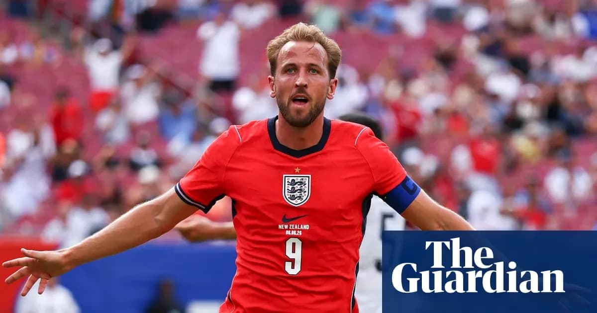 Jugador de Inglaterra celebrando un gol en partido Jugador de Inglaterra celebrando un gol en partido