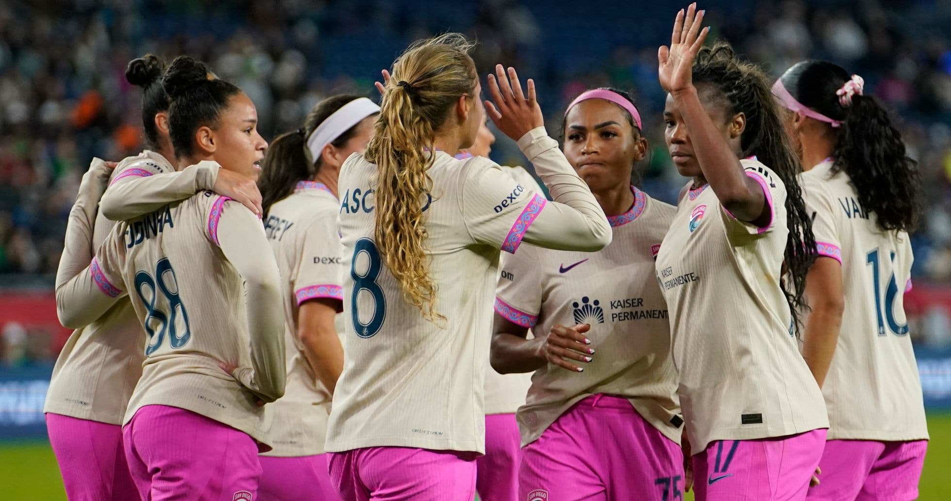 Jugadoras del San Diego Wave celebrando un gol Jugadoras del San Diego Wave celebrando un gol