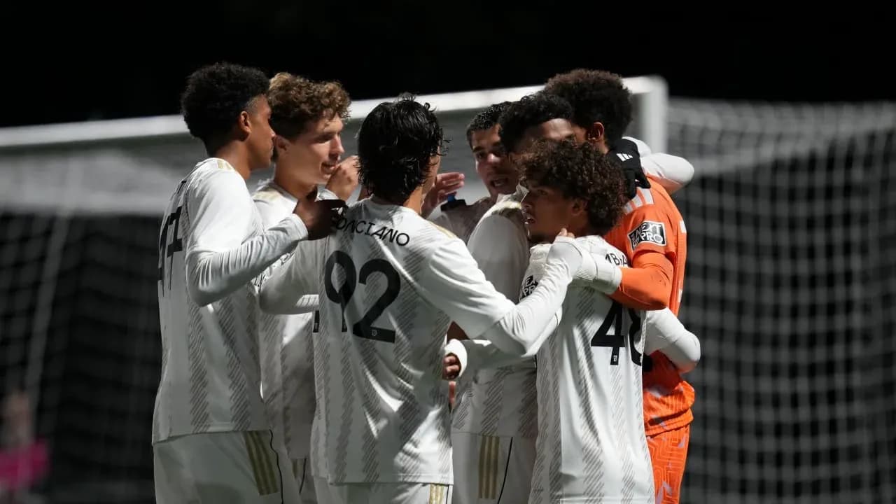 Jugadores de Los Angeles FC II celebrando un gol Jugadores de Los Angeles FC II celebrando un gol