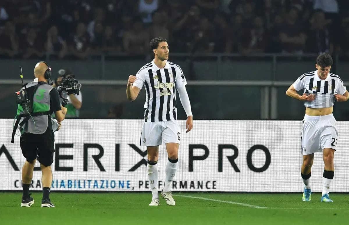 Jugadores de Juventus celebrando un gol Jugadores de Juventus celebrando un gol