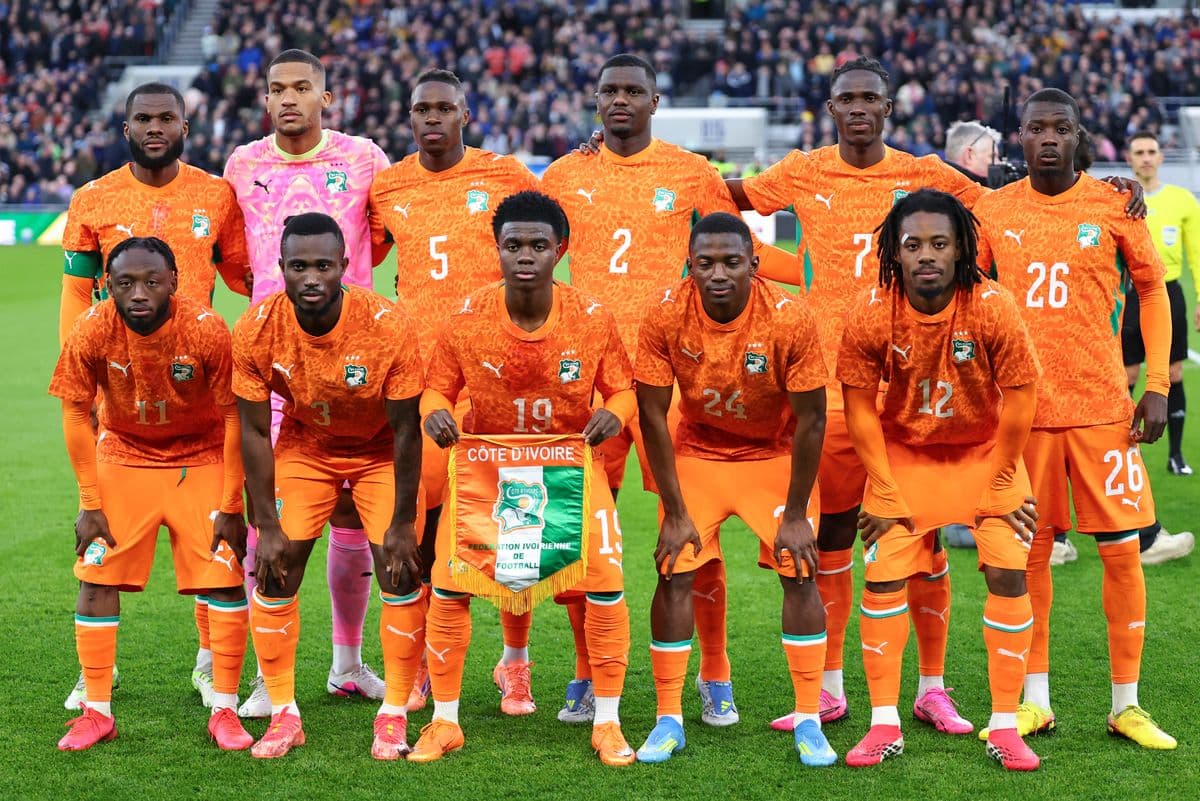 Equipo de Côte d'Ivoire posando para la foto Equipo de Côte d'Ivoire posando para la foto