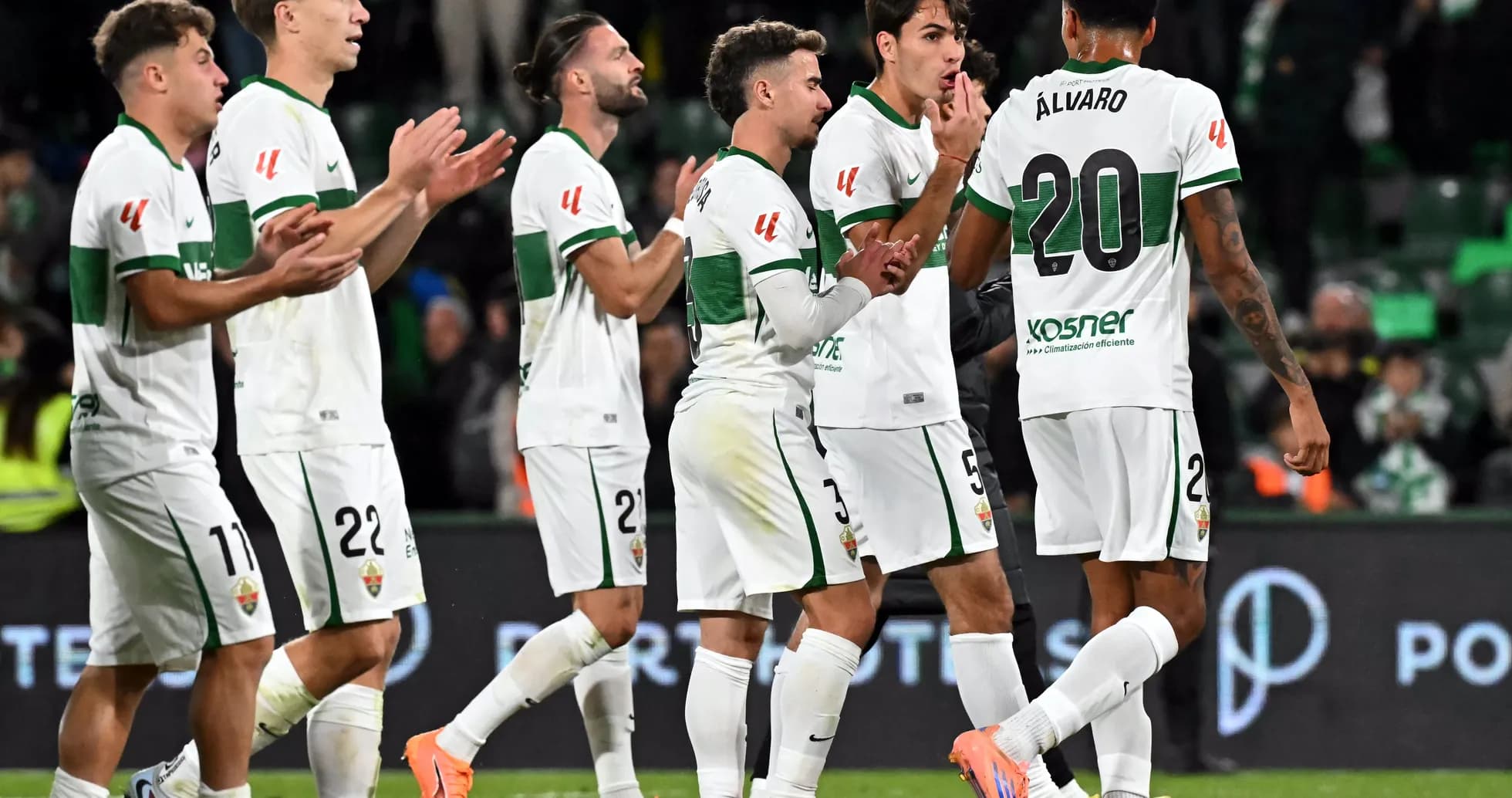 Jugadores del Elche celebrando un gol Jugadores del Elche celebrando un gol