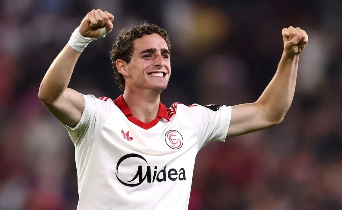 Jugador del Sevilla celebrando un gol Jugador del Sevilla celebrando un gol