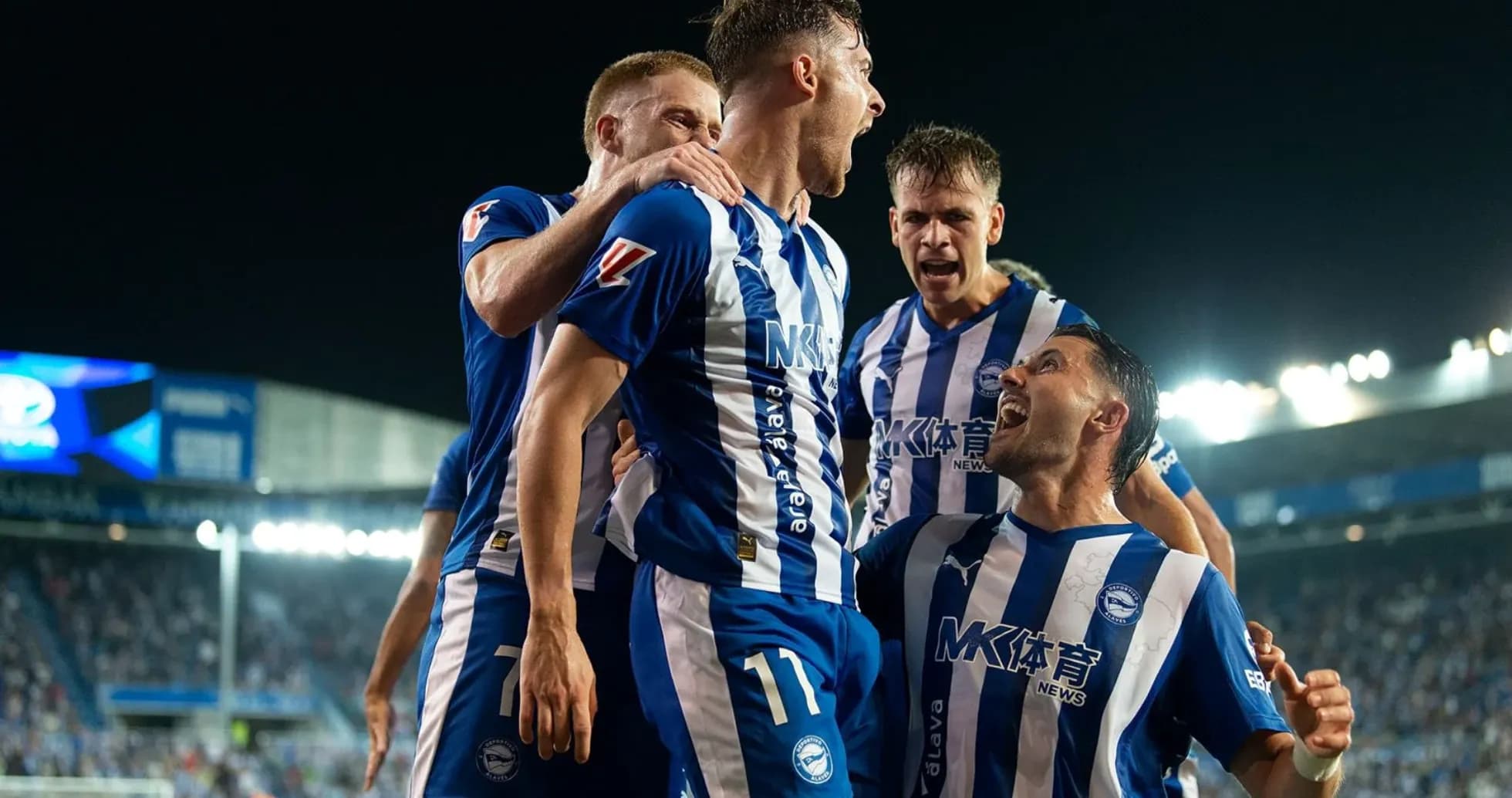 Jugadores de Alavés celebrando un gol Jugadores de Alavés celebrando un gol