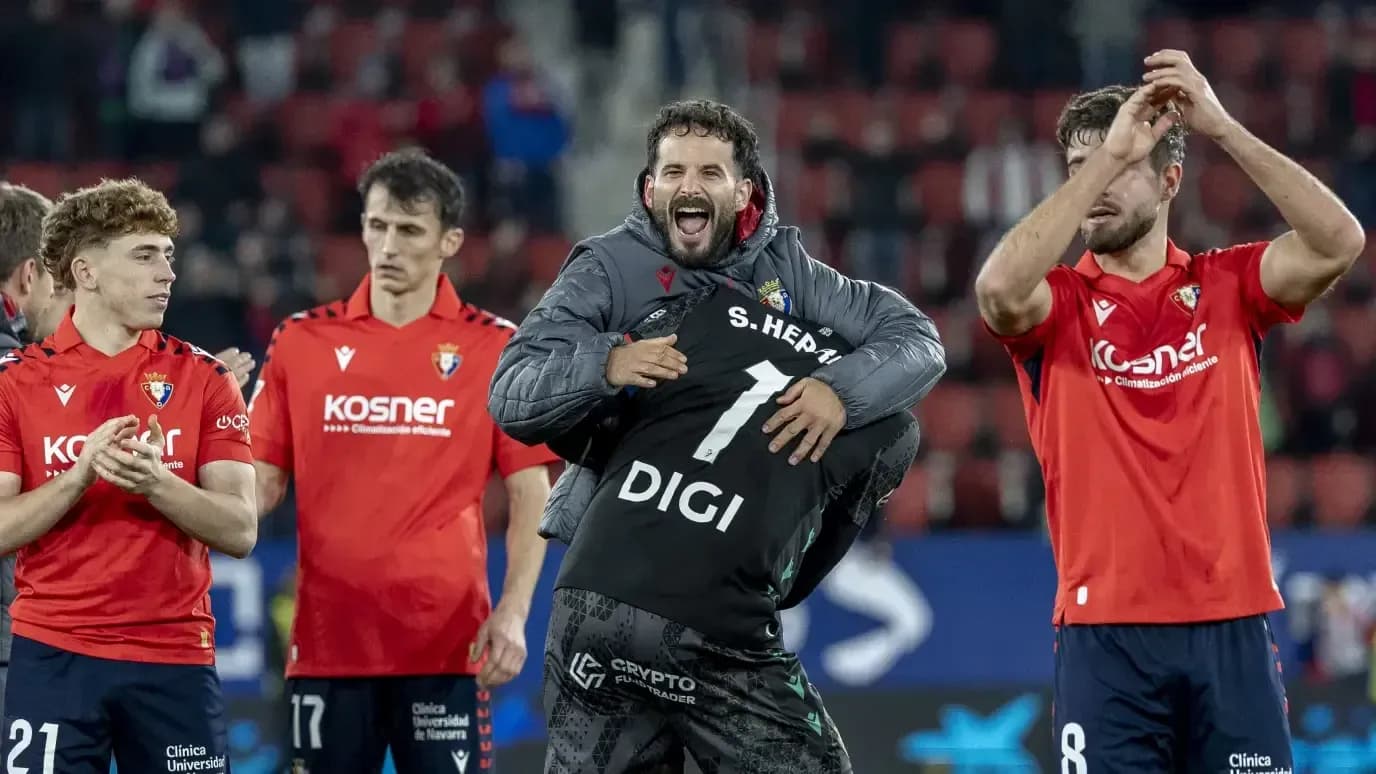 Jugadores de Osasuna celebrando la victoria Jugadores de Osasuna celebrando la victoria