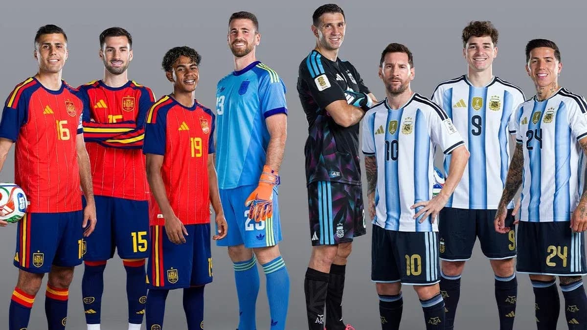 Jugadores de España y Argentina en uniforme Jugadores de España y Argentina en uniforme
