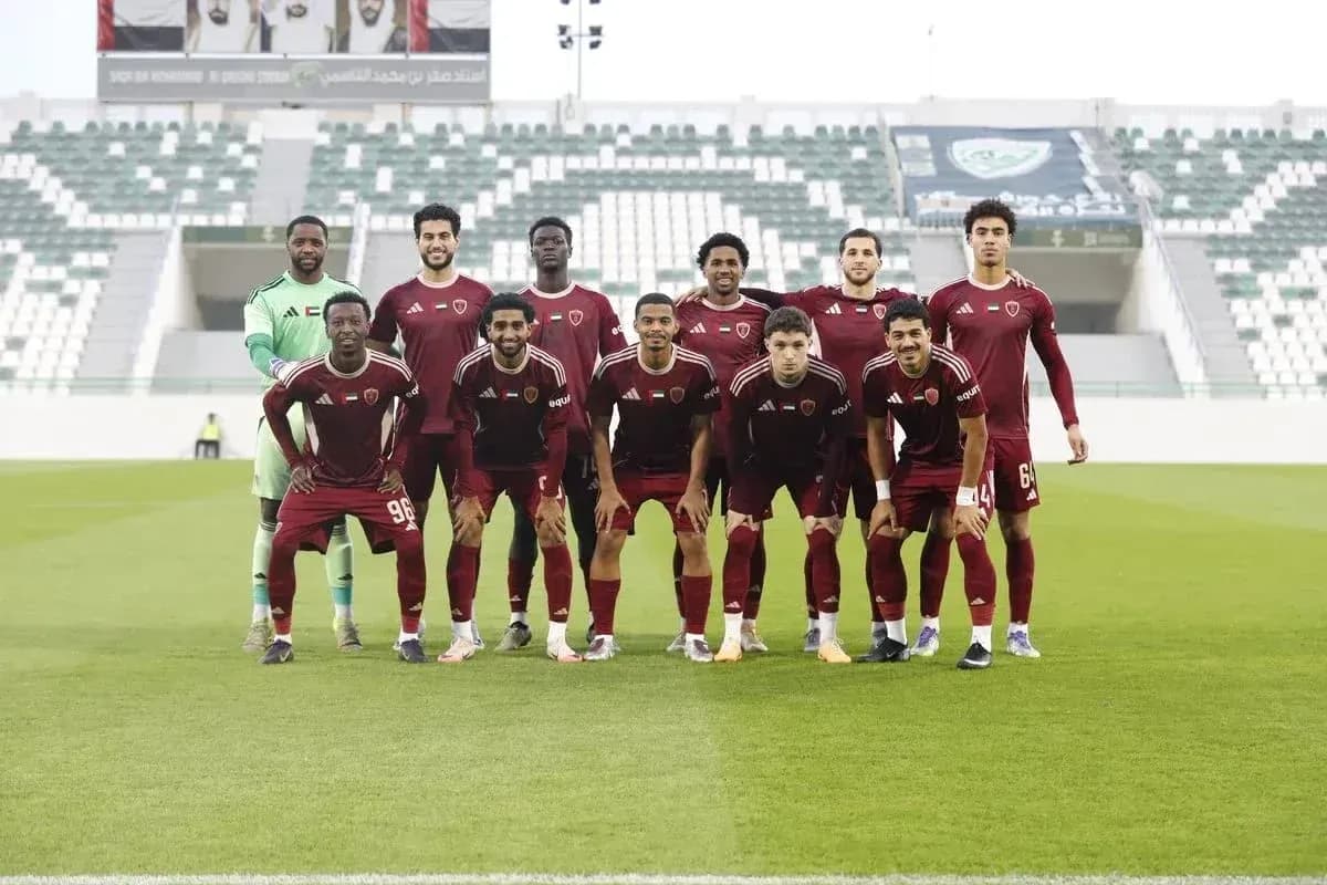 Equipo de Al Sharjah U23 en el campo Equipo de Al Sharjah U23 en el campo