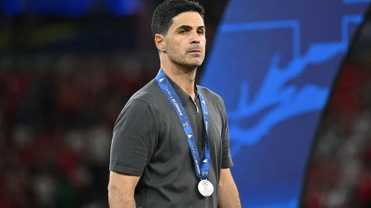 Entrenador con medalla de plata en el evento Entrenador con medalla de plata en el evento