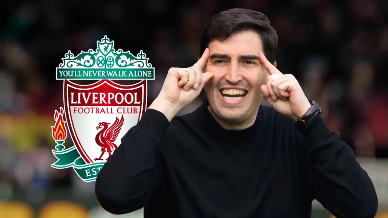 Entrenador sonriente gesticulando junto al logo de Liverpool Entrenador sonriente gesticulando junto al logo de Liverpool