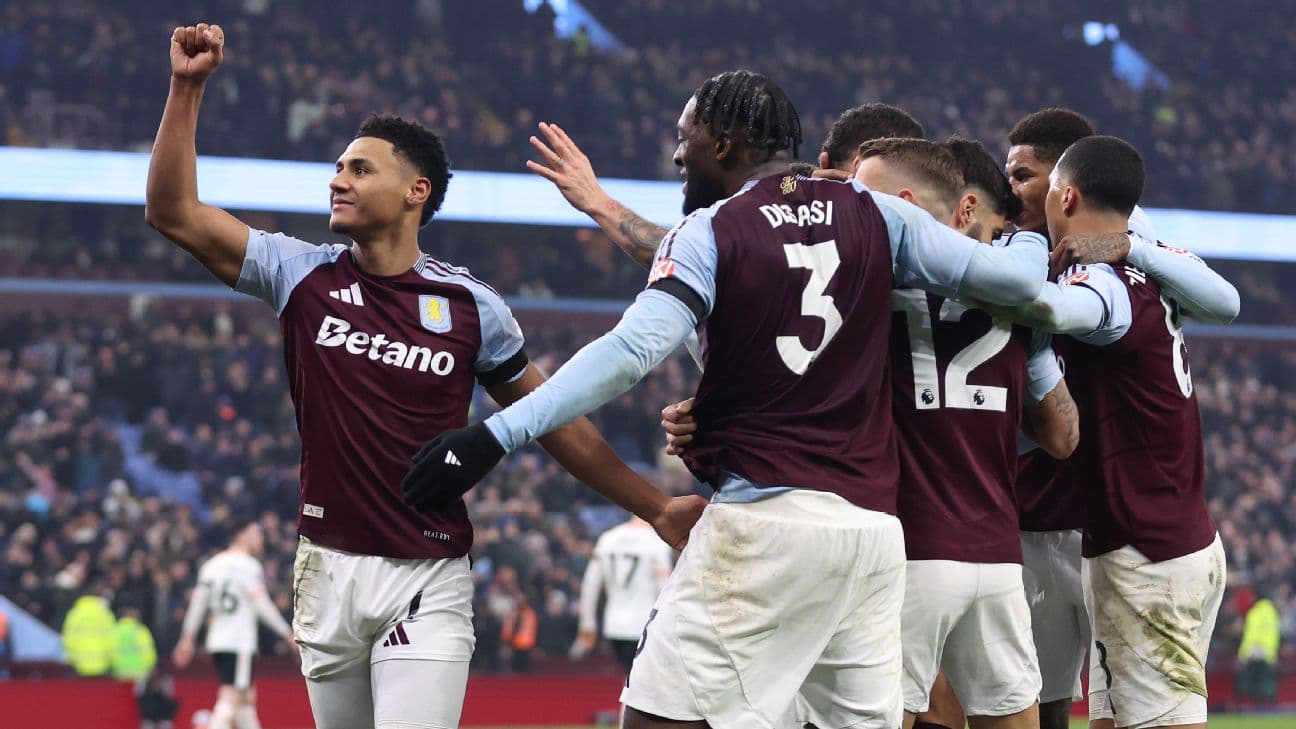 Jugadores de Aston Villa celebrando un gol Jugadores de Aston Villa celebrando un gol