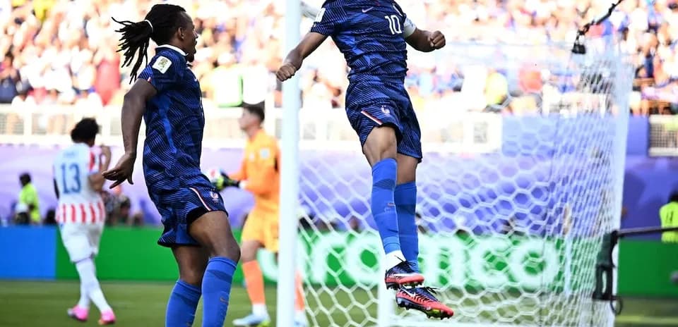 Jugadores de Francia celebrando un gol Jugadores de Francia celebrando un gol