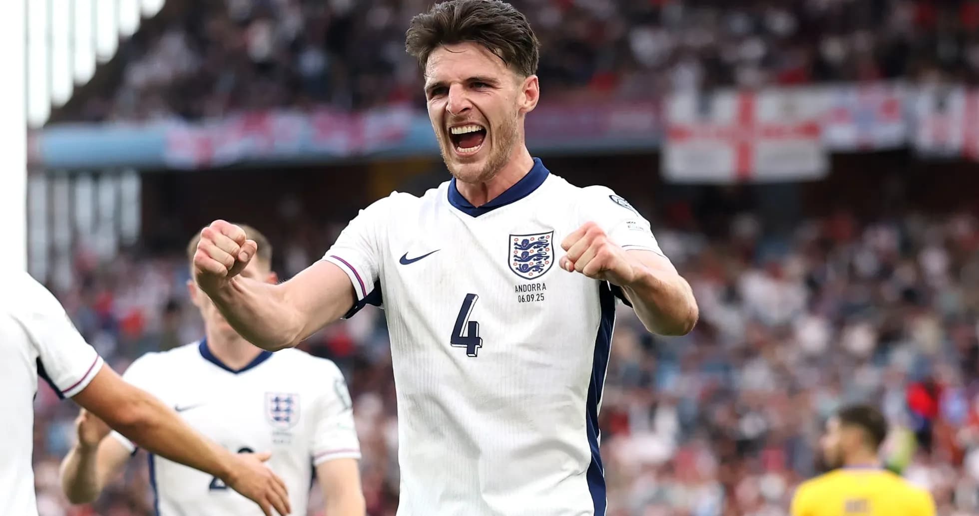 Jugador de Inglaterra celebrando en el campo de juego Jugador de Inglaterra celebrando en el campo de juego