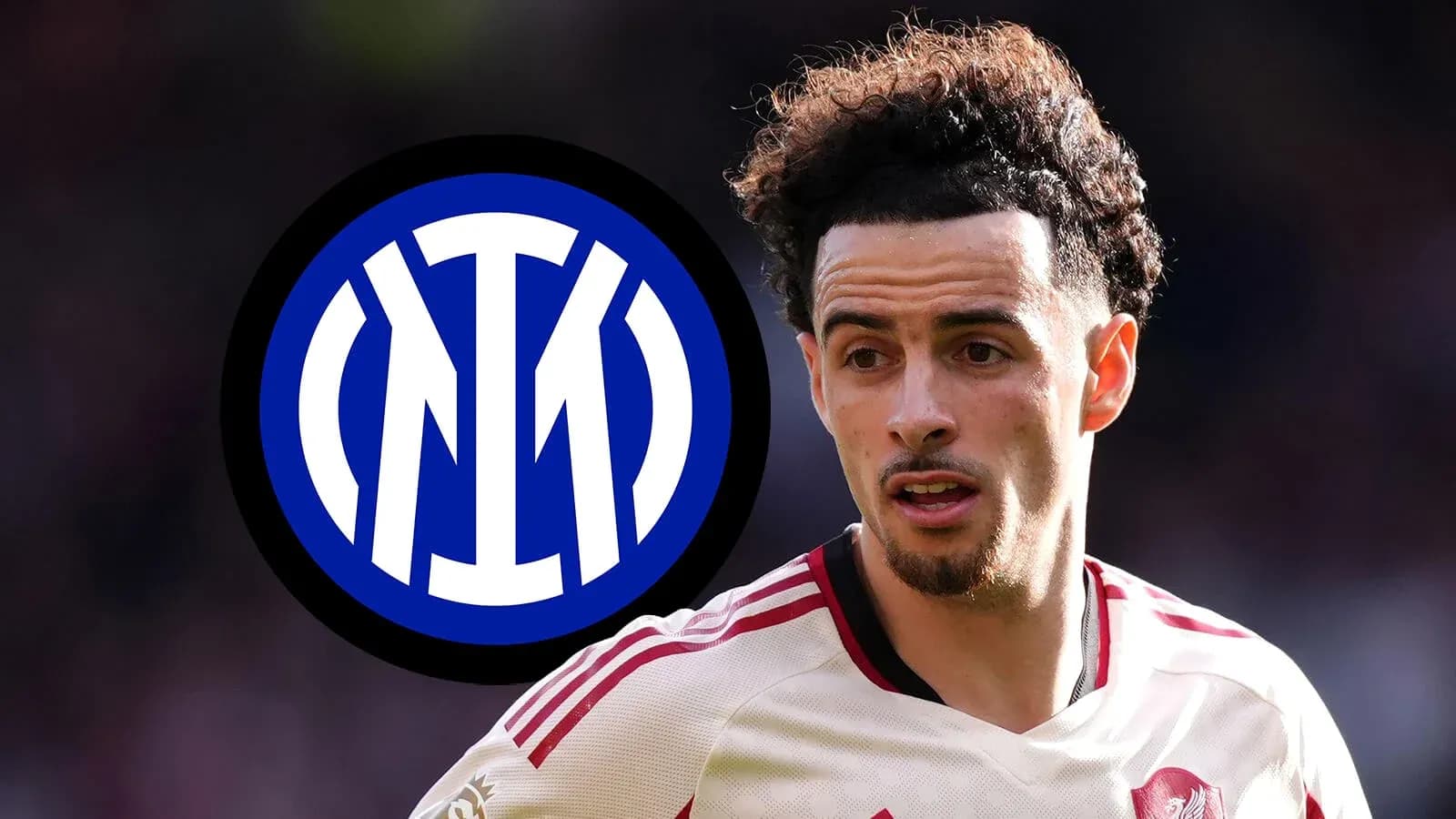 Jugador con camiseta de fútbol y logo de Inter Jugador con camiseta de fútbol y logo de Inter